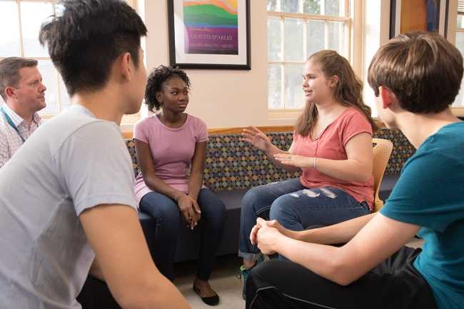 Unlocking the Power of Group Therapy: Managing Anxiety Together